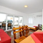דירה Svalina - Seaview And 130m From *