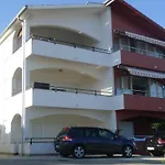 Svalina - Seaview And 130m From