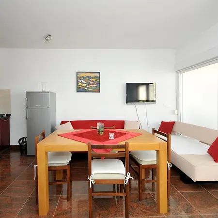 شقة Svalina - Seaview And 130m From