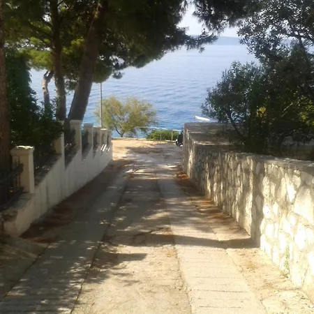 Апартаменты Svalina - Seaview And 130m From Трогир