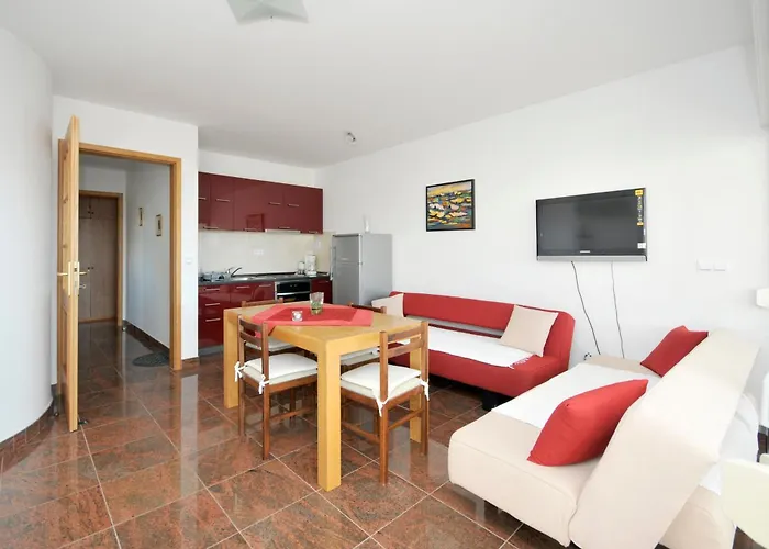 Апартаменты Svalina - Seaview And 130m From Трогир