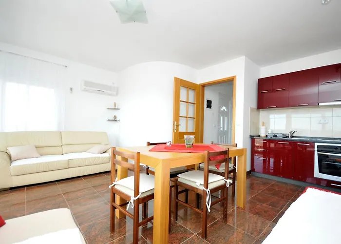 Svalina - Seaview And 130m From Трогир