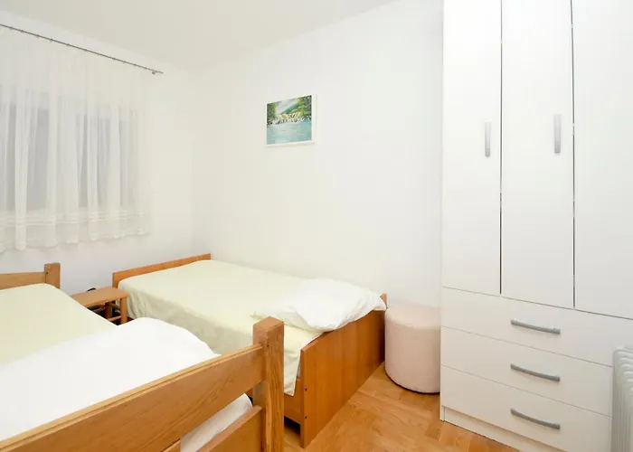 Апартаменты Svalina - Seaview And 130m From Трогир