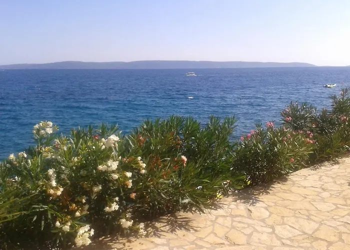 Апартаменты Svalina - Seaview And 130m From Трогир
