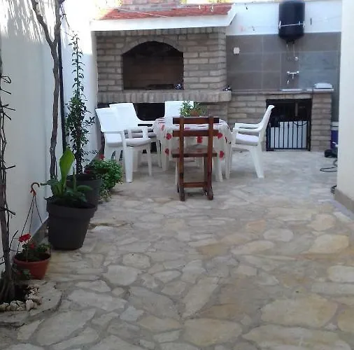 Svalina - Seaview And 130m From Апартаменты Трогир