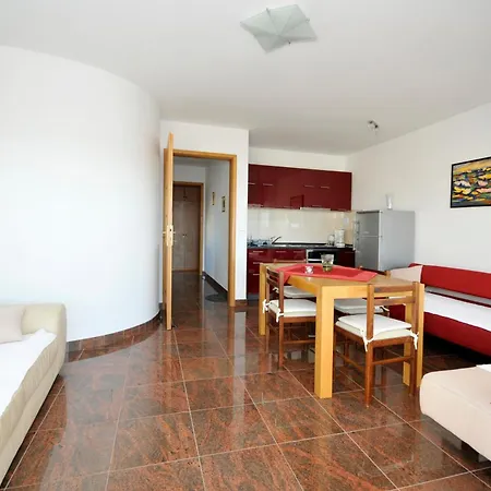 Svalina - Seaview And 130m From *