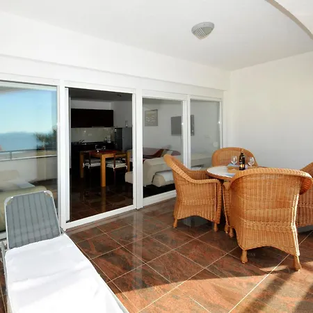 Svalina - Seaview And 130m From Apartment Trogir