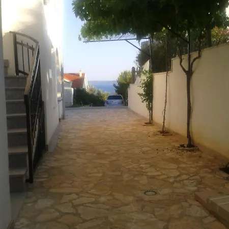 Svalina - Seaview And 130m From