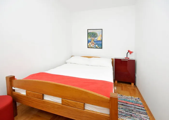 Svalina - Seaview And 130m From Апартаменти Трогір