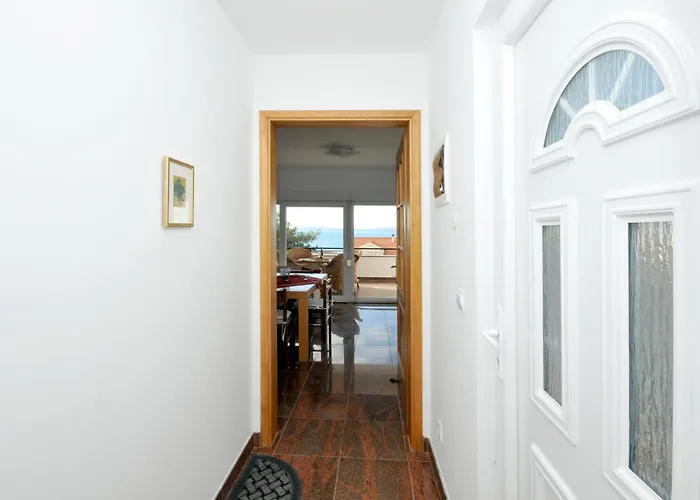 Svalina - Seaview And 130m From *