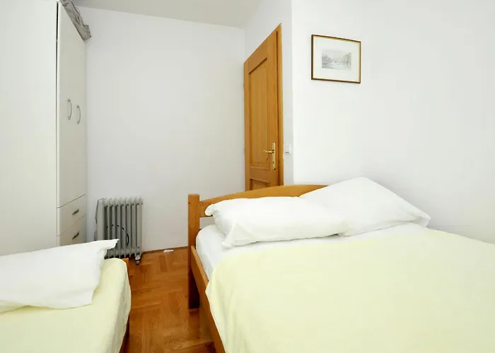 Svalina - Seaview And 130m From