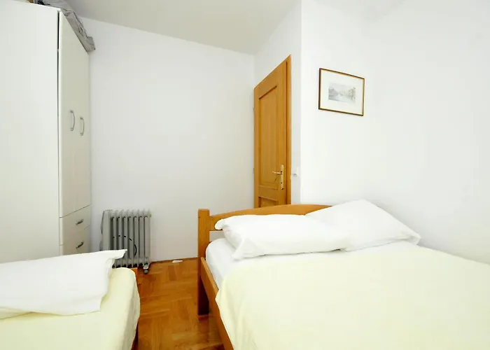 Svalina - Seaview And 130m From Апартаменти *