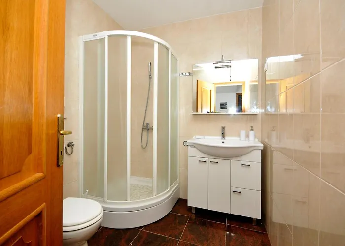 Апартаменти Svalina - Seaview And 130m From Трогір