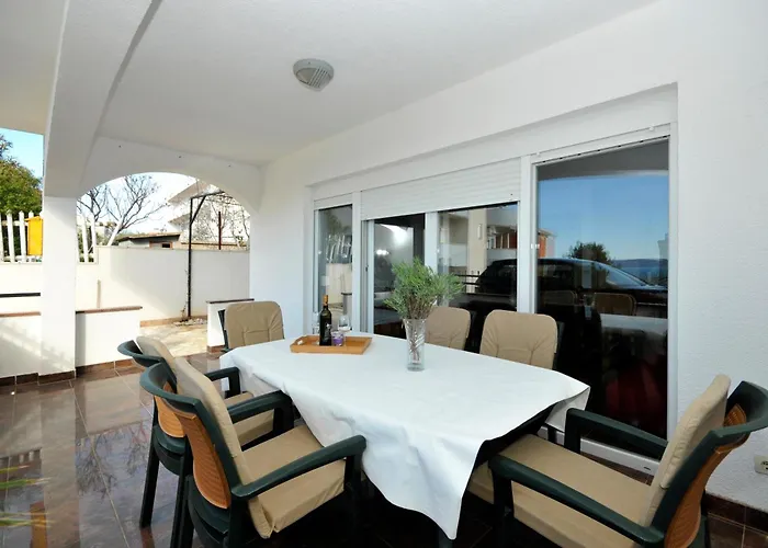 Апартаменти Svalina - Seaview And 130m From *