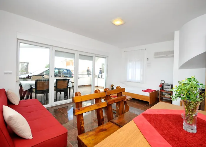 Апартаменти Svalina - Seaview And 130m From *