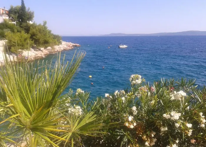 Svalina - Seaview And 130m From