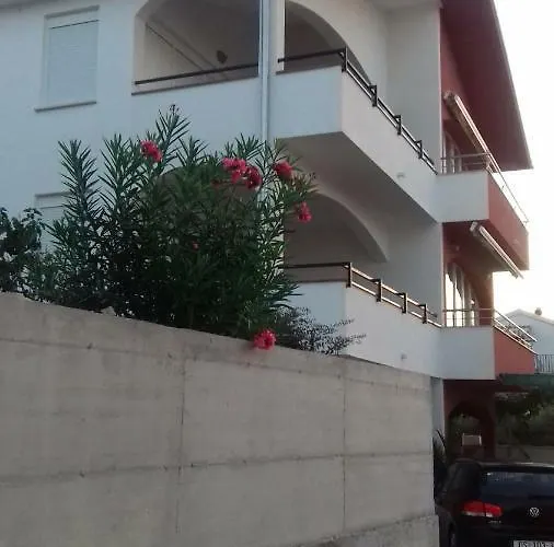 Svalina - Seaview And 130m From