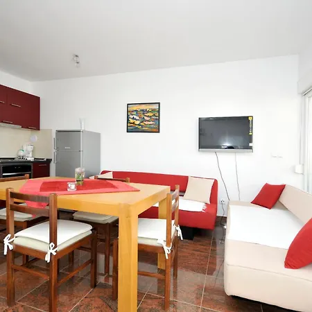 Apartament Svalina - Seaview And 130m From *