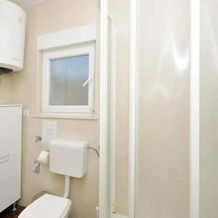 Appartement Svalina - Seaview And 130m From