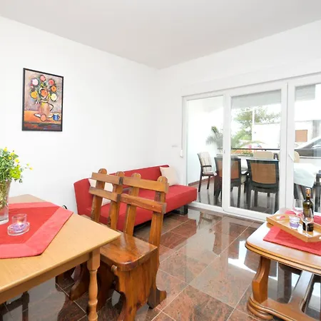 Svalina - Seaview And 130m From Apartament