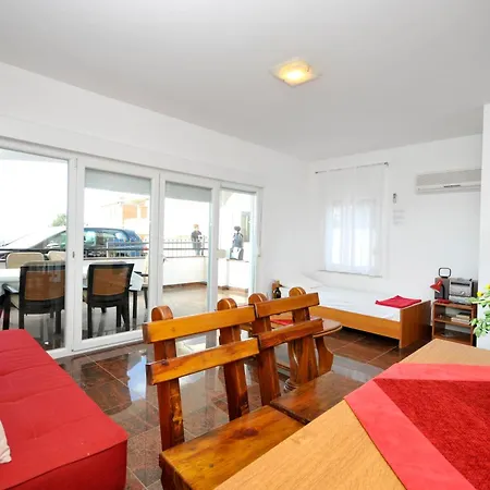 Apartament Svalina - Seaview And 130m From *