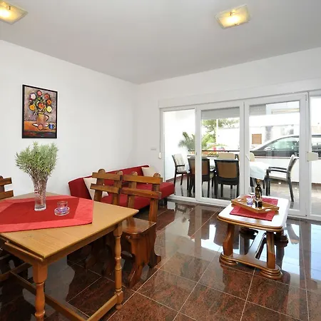 Apartament Svalina - Seaview And 130m From