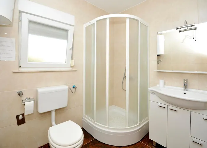 Appartement Svalina - Seaview And 130m From