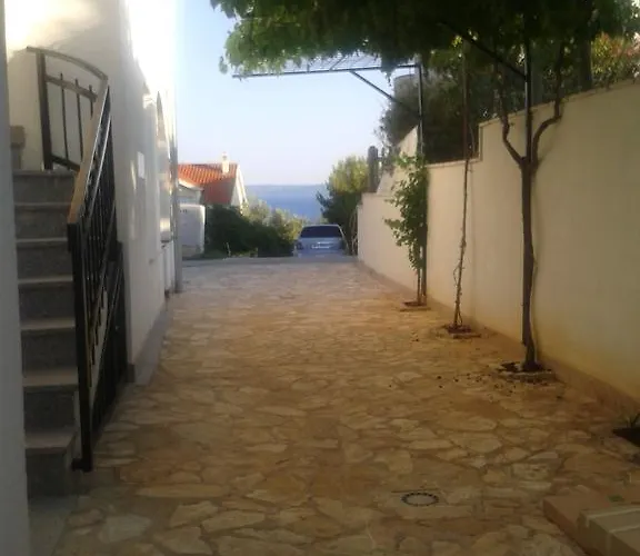 Svalina - Seaview And 130m From